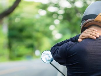 Tips To Avoid Back Pain While Driving Two Wheeler